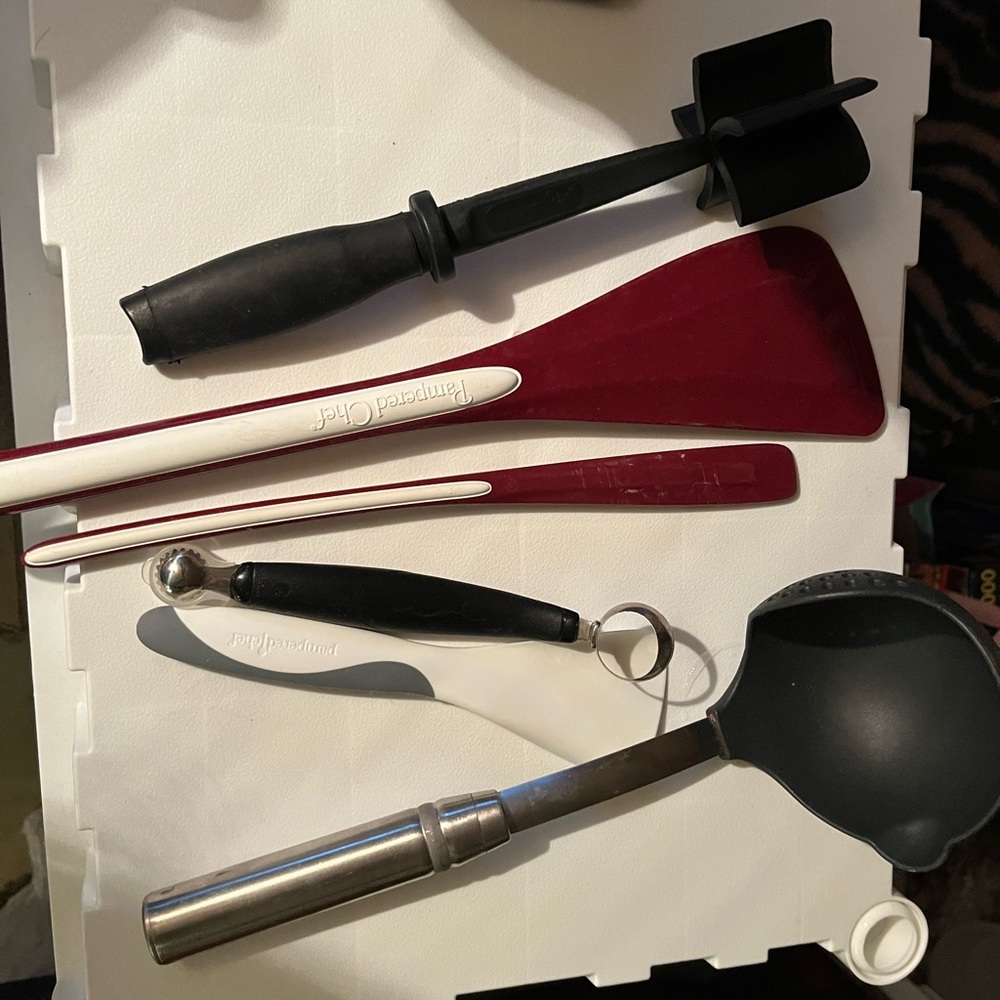Pampered Chef Black and Red Kitchen Utensil Set